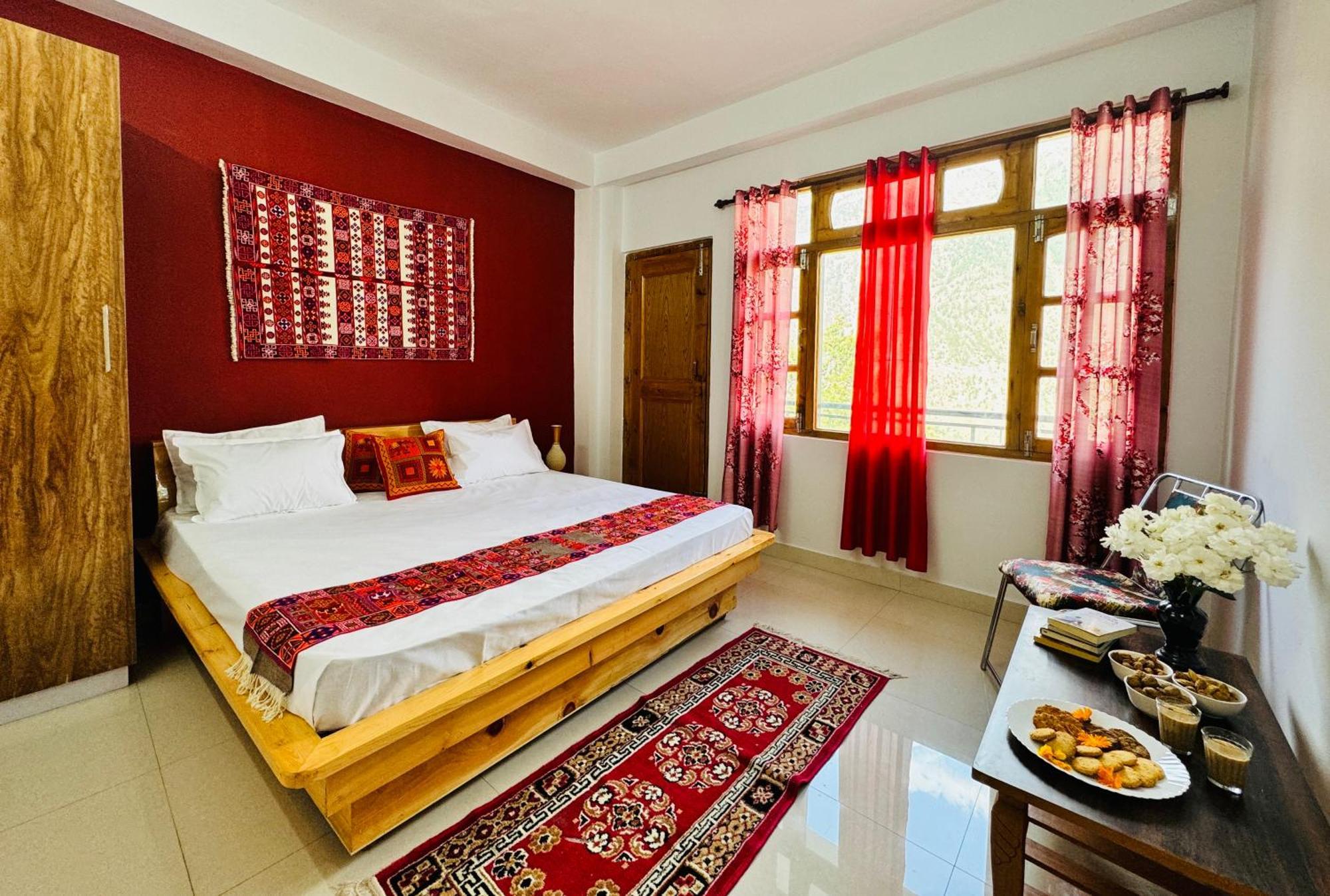Pine View Retreat Homestay Kalpa Kültér fotó