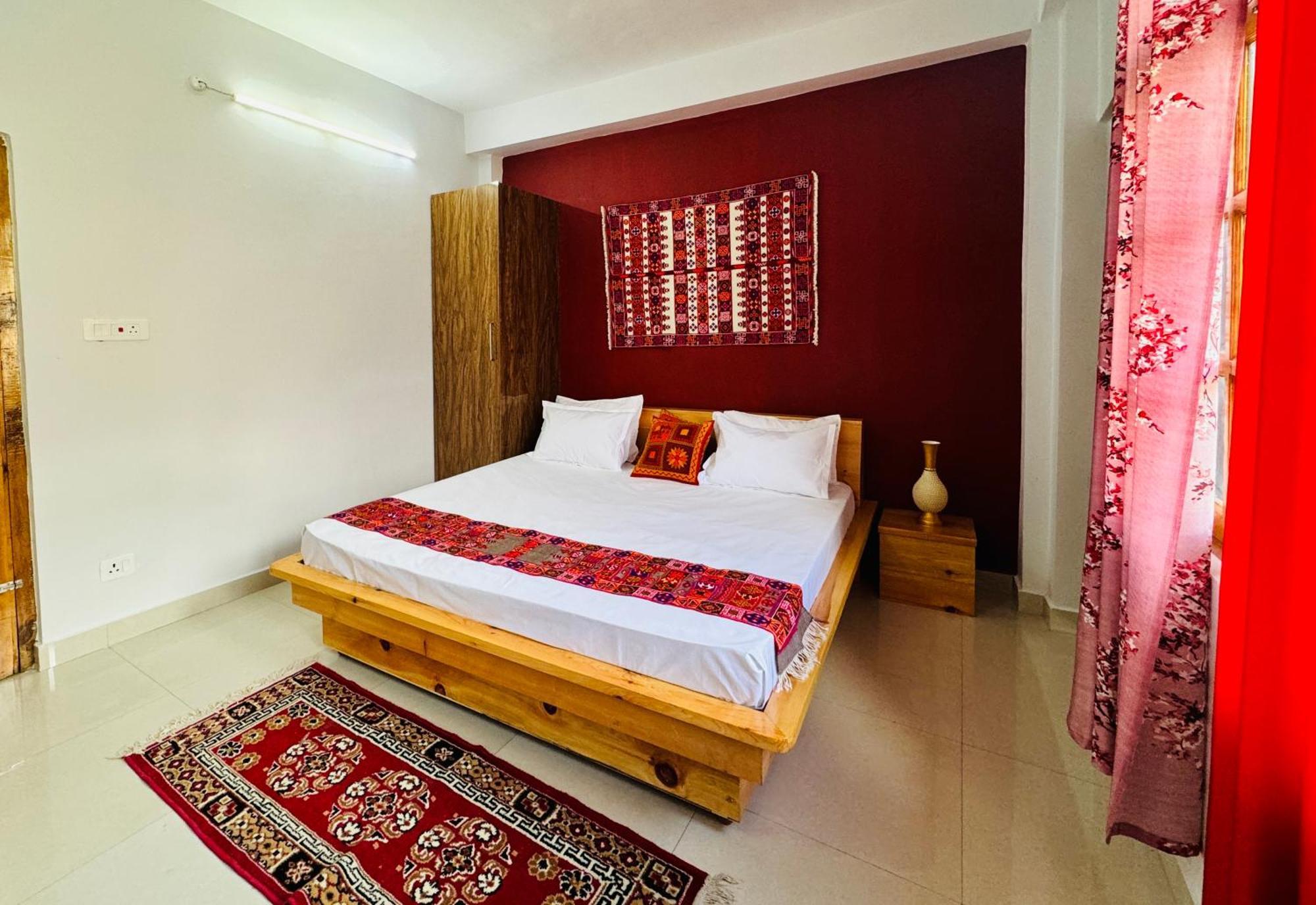 Pine View Retreat Homestay Kalpa Kültér fotó