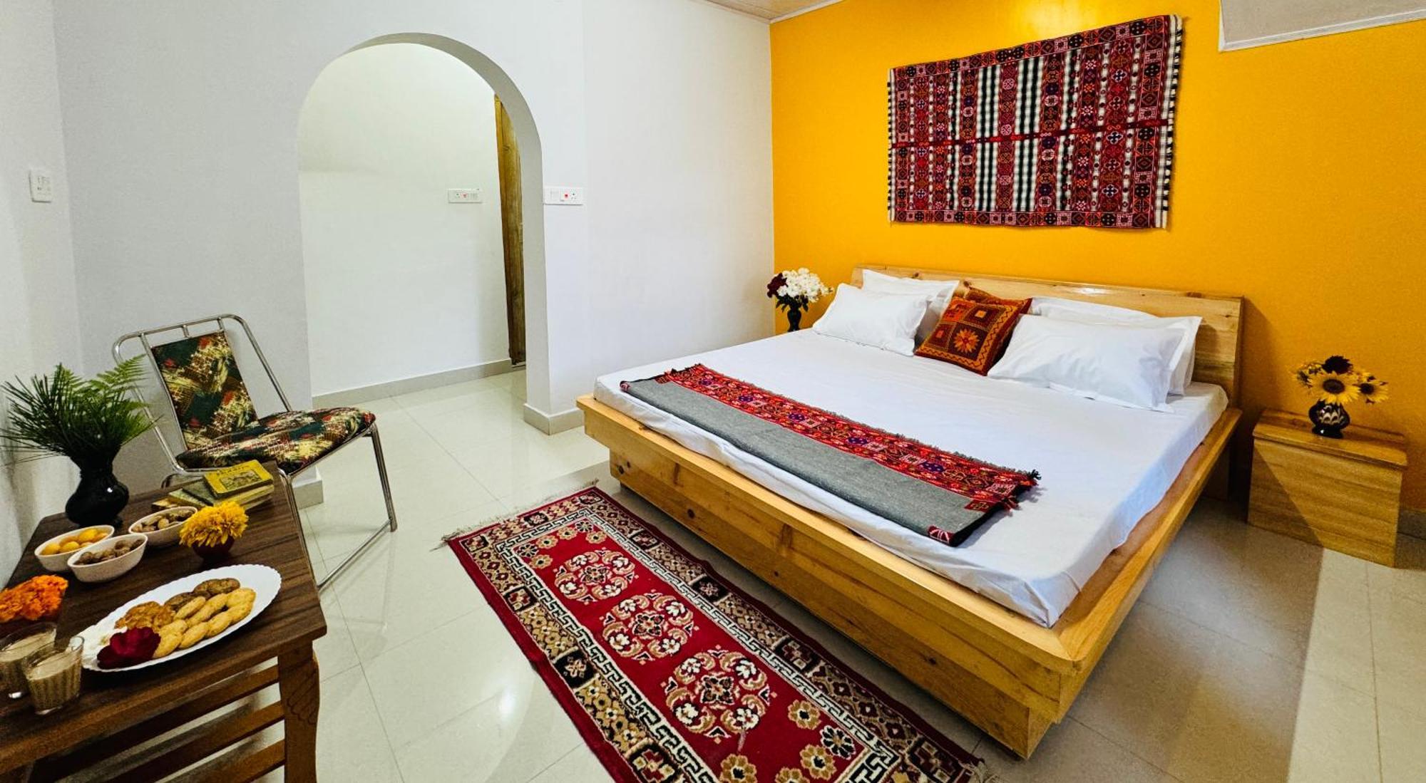Pine View Retreat Homestay Kalpa Kültér fotó