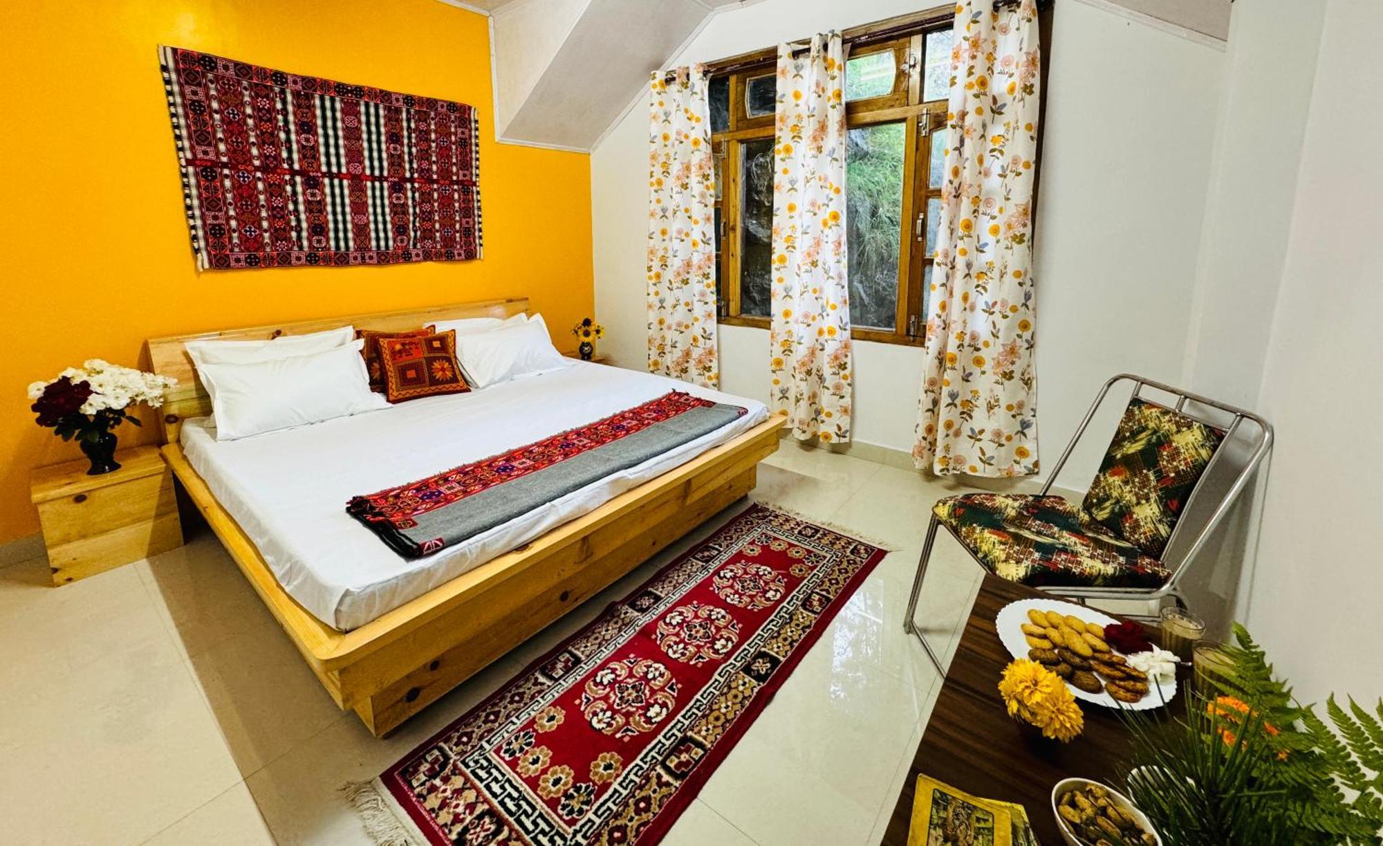 Pine View Retreat Homestay Kalpa Kültér fotó